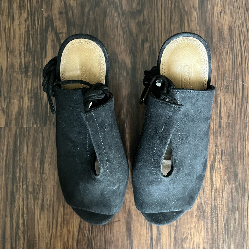 CROCS Women's Black Suede Open-Toe Tie Up Mules